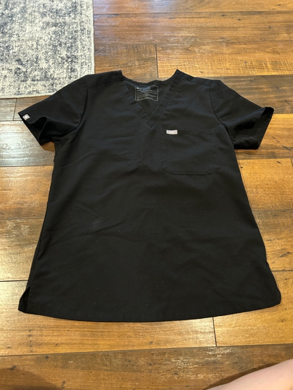 Figs Women's Black V-Neck Scrub Top